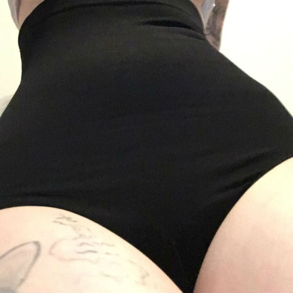 Women's Medium black shaper - Picture 1 of 4